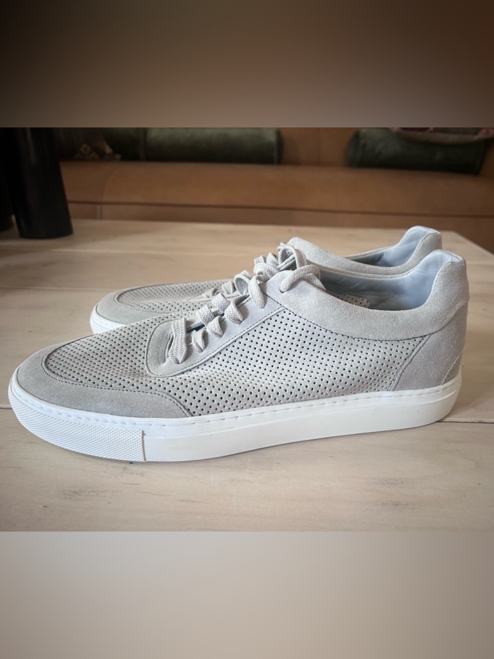 North-89 Court Plaster in Gray